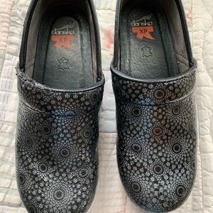 Dankso XP nursing clogs size 38